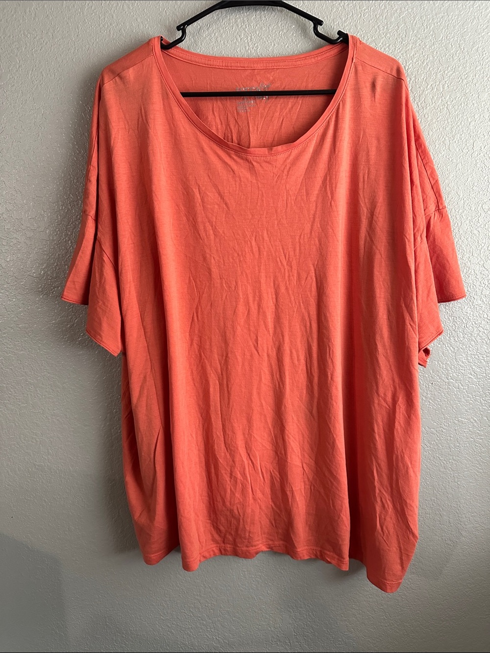 Terra & Sky Coral Scoop Neck Short Sleeve Top